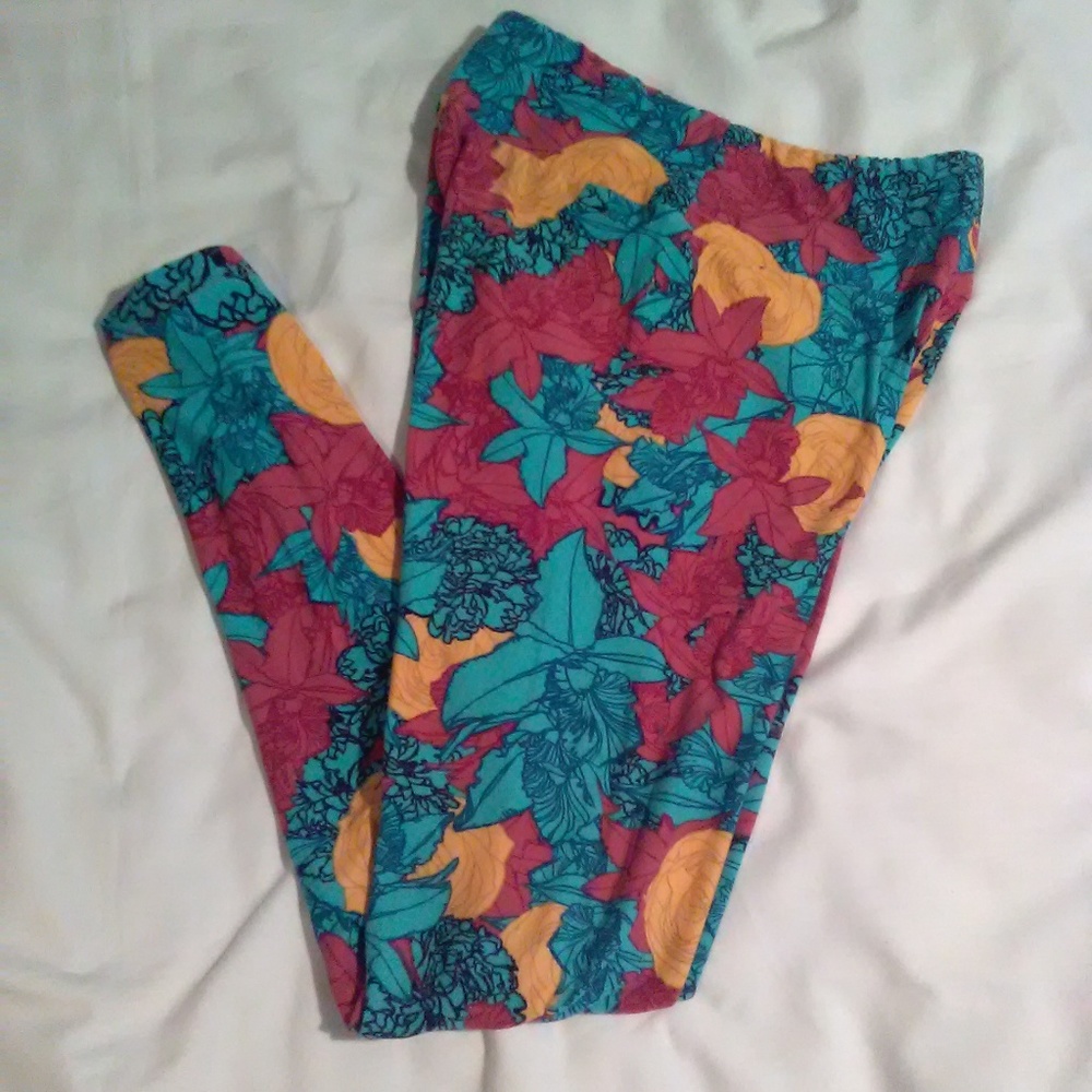 LULAROE floral pattern leggings one size